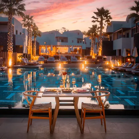 Hotel Radisson Blu Zaffron Resort, Santorini (adults Only)